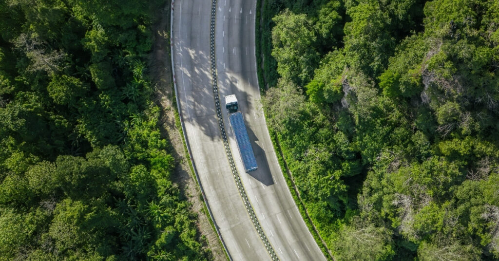 Transport et développement durable : réduire l’empreinte carbone