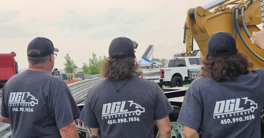 Sécurité au déchargement : coordination avec grue et chariot élévateur